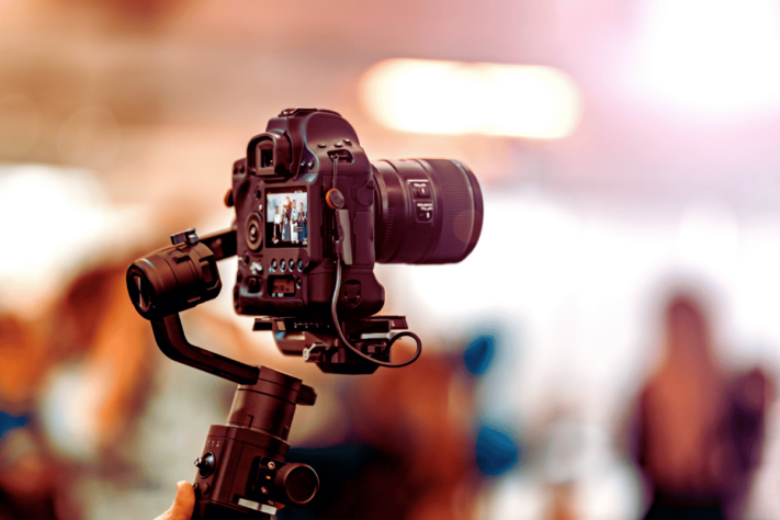 Caméra allumée pour le tournage d'une vidéo