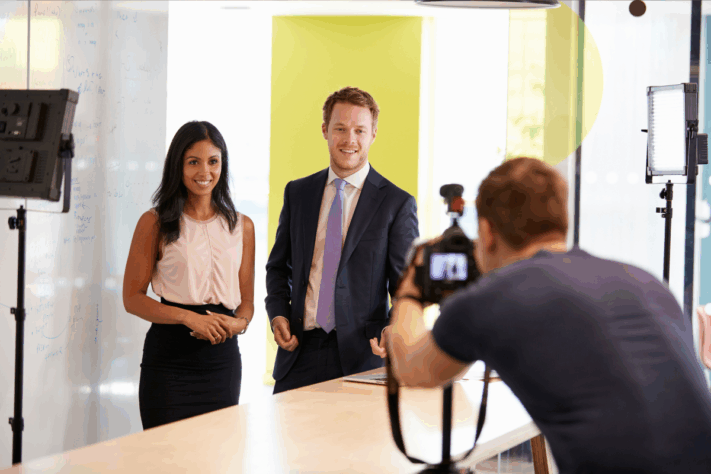 Shooting photo corporate B2B en studio avec photographe — Mazette Studio Paris