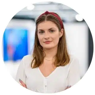 La cheffe de projet d'une agence de communication d'entreprise témoigne du professionnalisme de Mazette studio dans le vidéo marketing et la production audiovisuelle