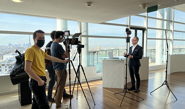 Création de contenu audiovisuel sur mesure Notre studio est composé d'experts en vidéo marketing pour réalsier des montages adaptés à votre entreprise