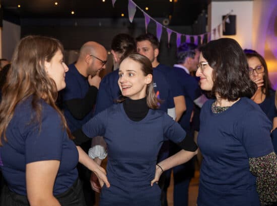 Captation événement team building accueil partenaires Paris 2026 — Mazette Studio