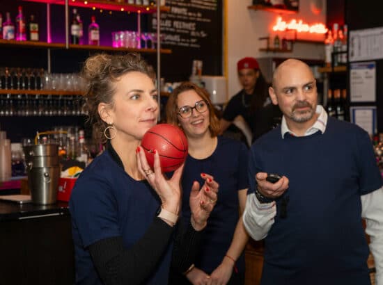 Captation événement team building accueil partenaires Paris 2026 — Mazette Studio